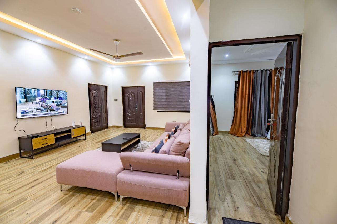 Cloud9 Luxury Apartments Аккра Экстерьер фото