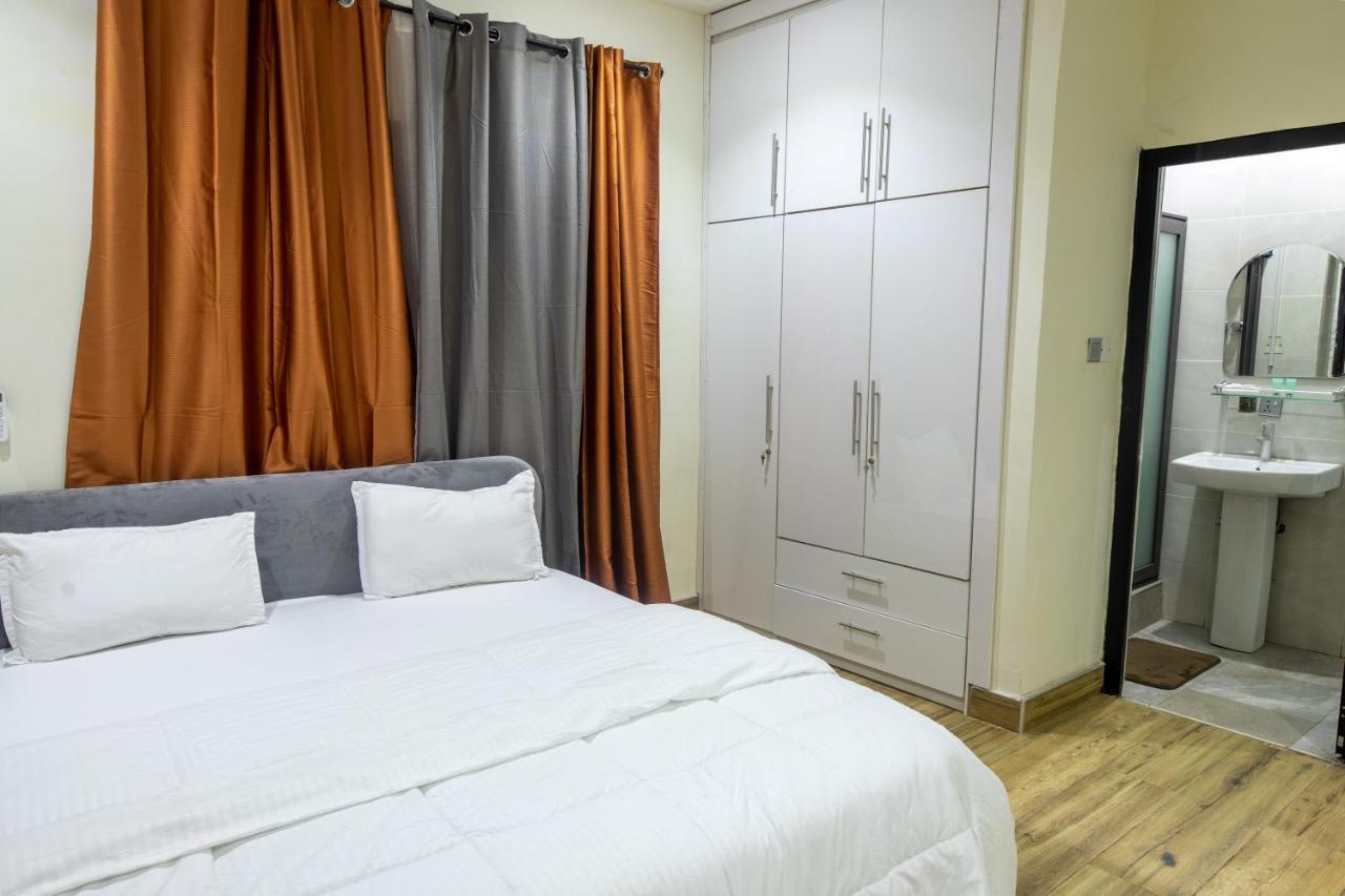 Cloud9 Luxury Apartments Аккра Экстерьер фото