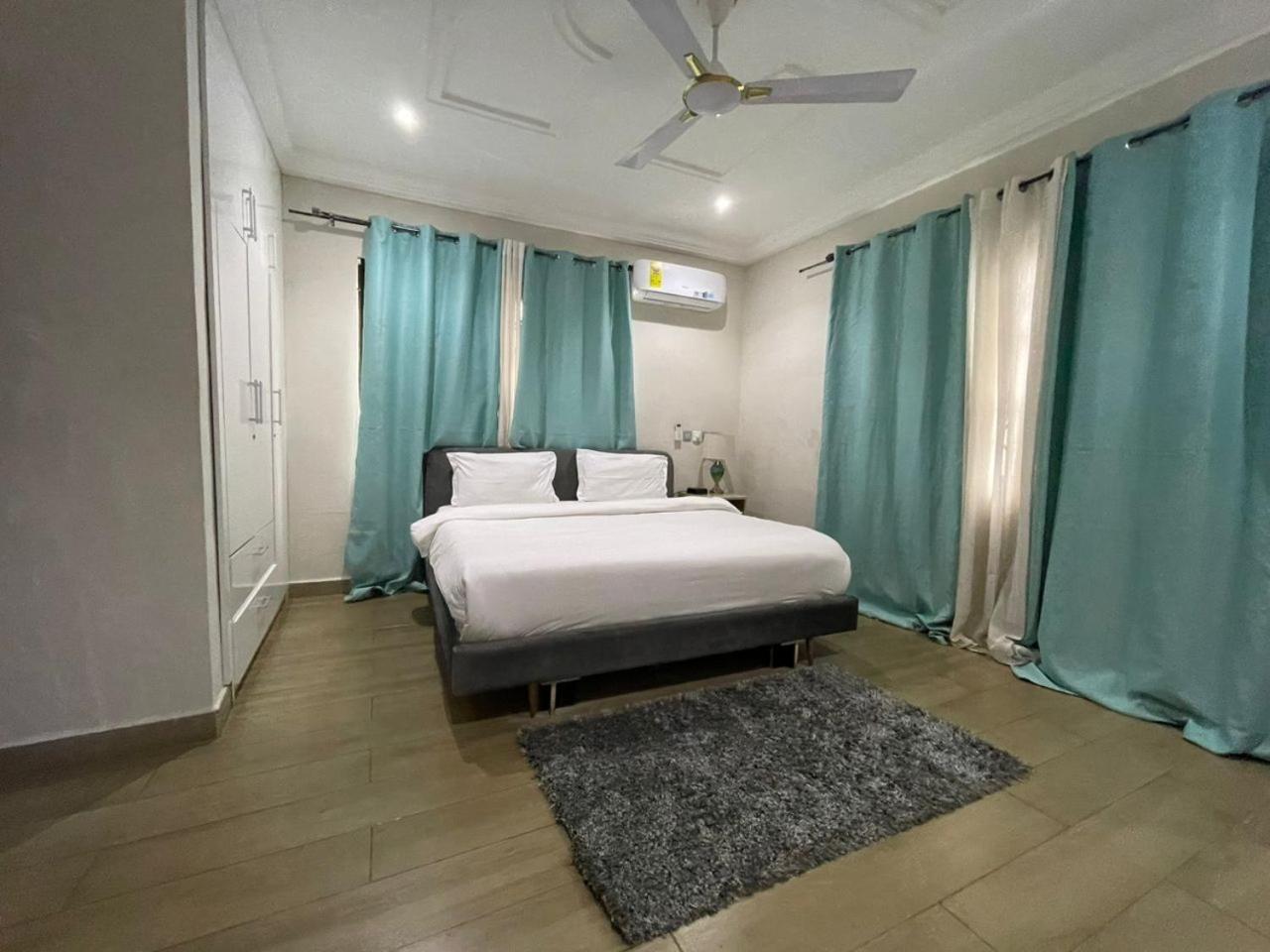 Cloud9 Luxury Apartments Аккра Экстерьер фото