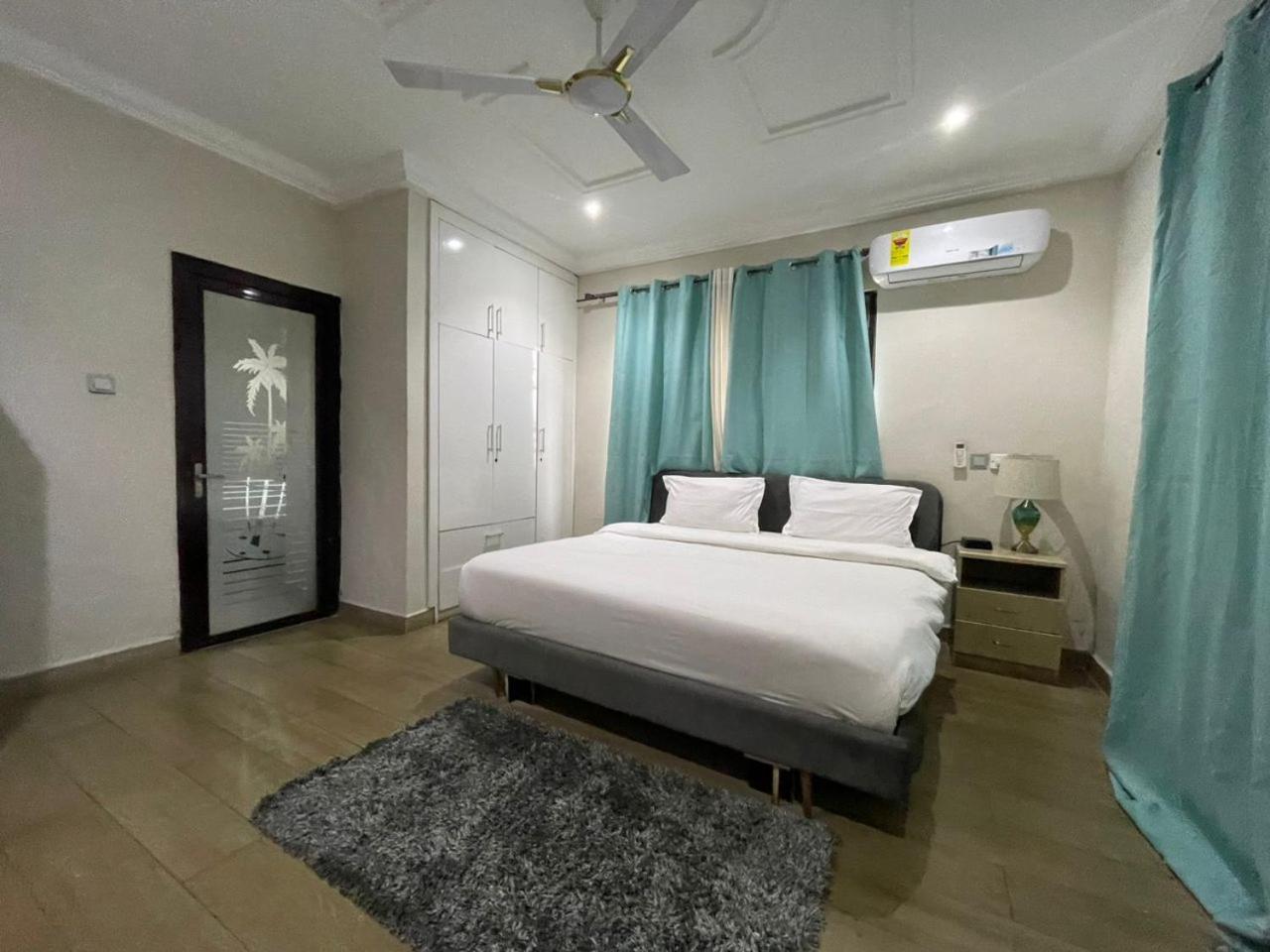 Cloud9 Luxury Apartments Аккра Экстерьер фото